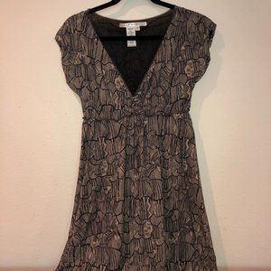 Max Studio Black and Beige V-Neck Babydoll Dress